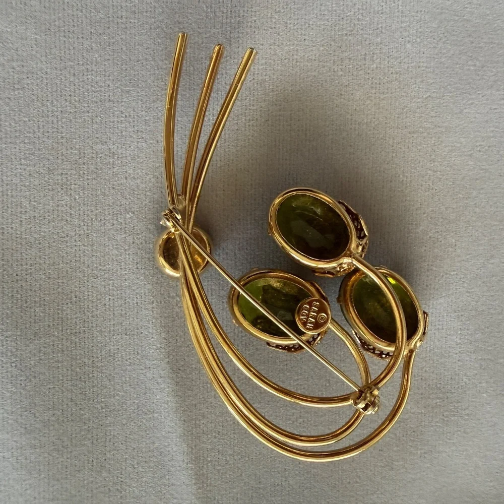 Vintage Sarah Coventry “Touch of Elegance” Brooch | Olivine/Peridot Green | D&E
